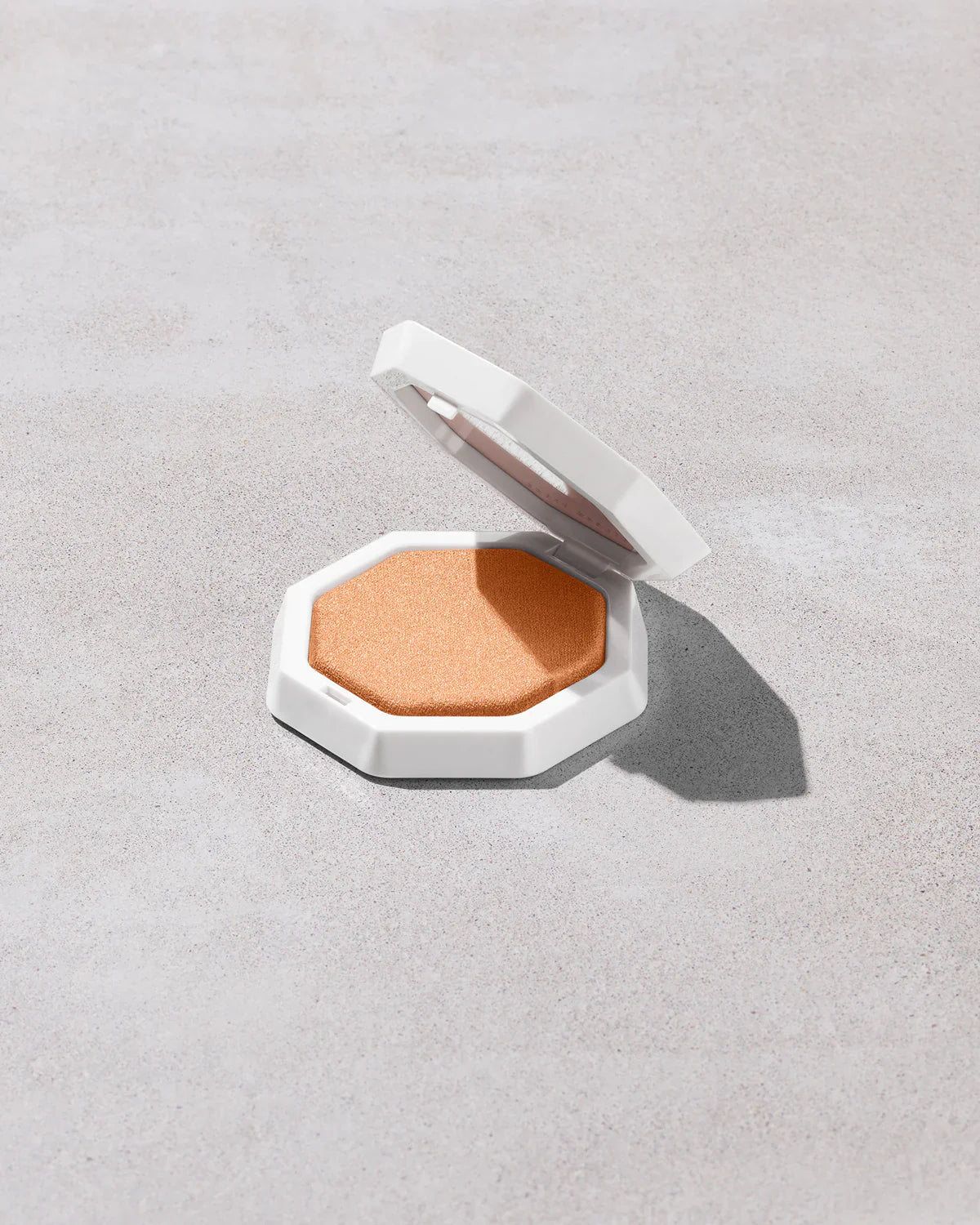 Demi’glow Light-Diffusing Highlighter